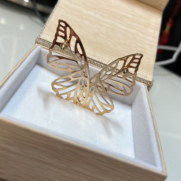 NWT Gold Butterfly Wing Earrings - Picture 3 of 6